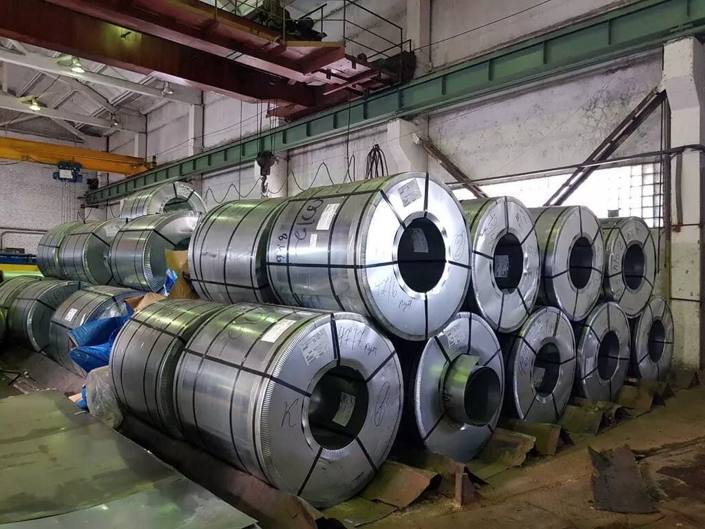 Размотка рулонного металла: определение, виды станков, процесс размотки